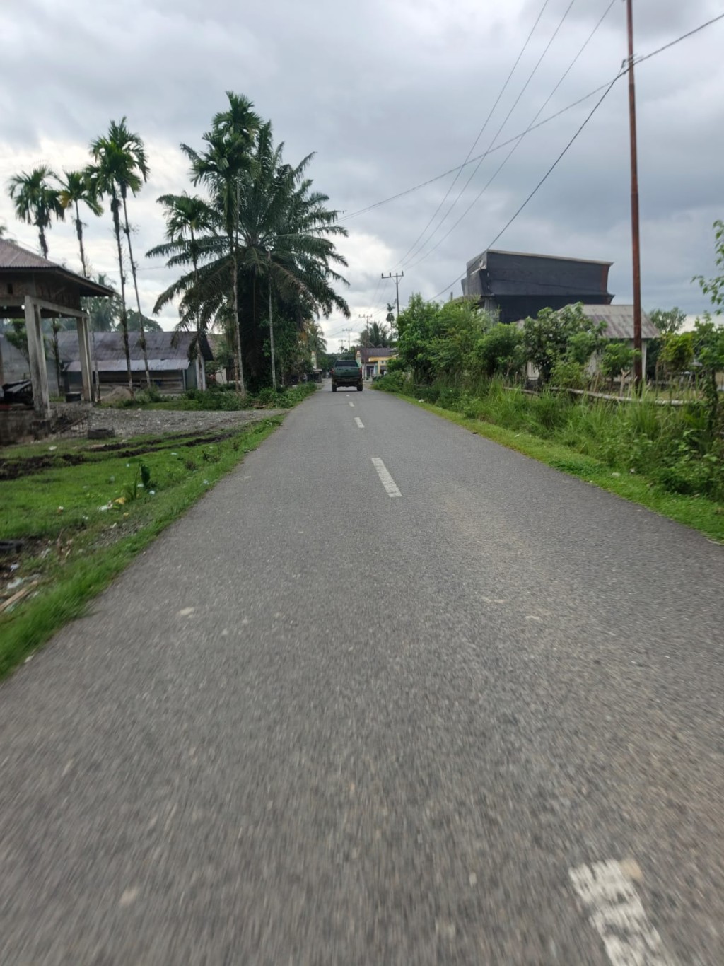 Berikut adalah jalan menuju desa kreung cut, yang melewati jalan desa Balang Baro PR